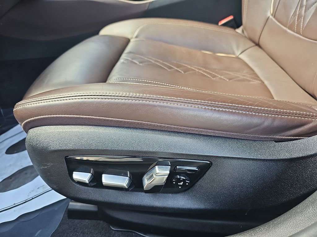 Used 2019 BMW M550i xDrive w/ Premium Package image 32