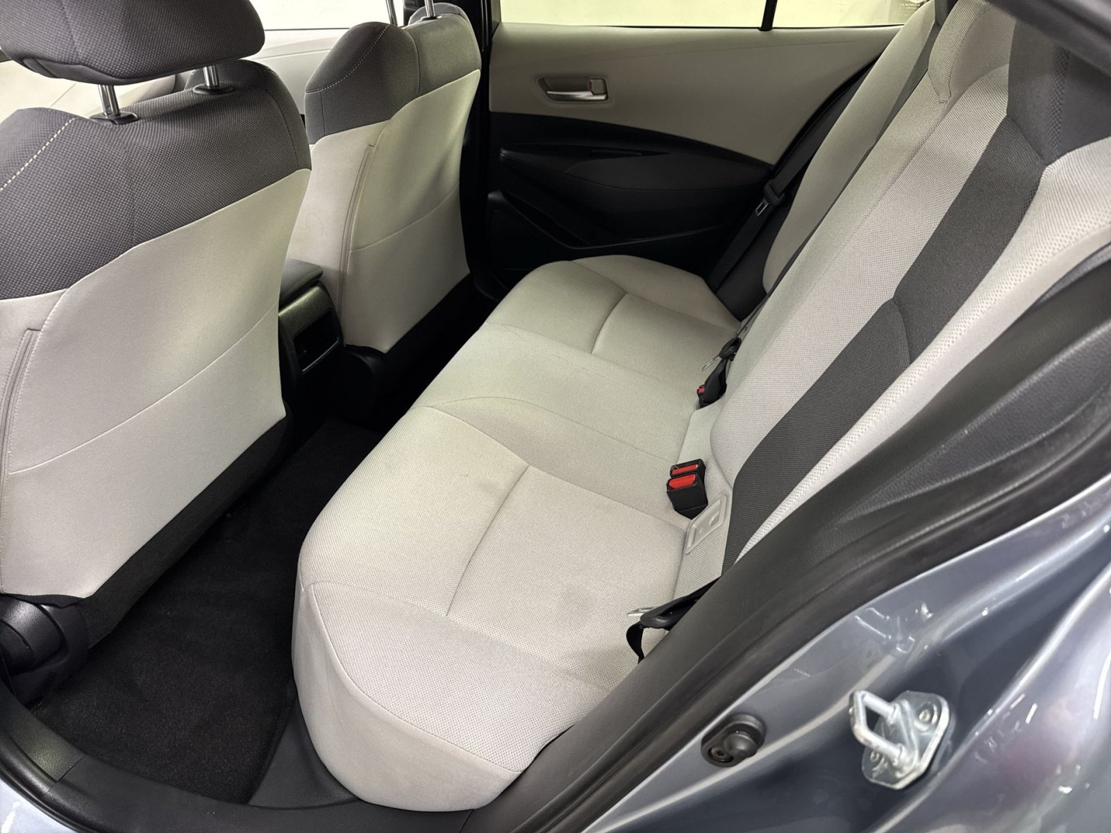 Used 2020 Toyota Corolla L FWD image 36