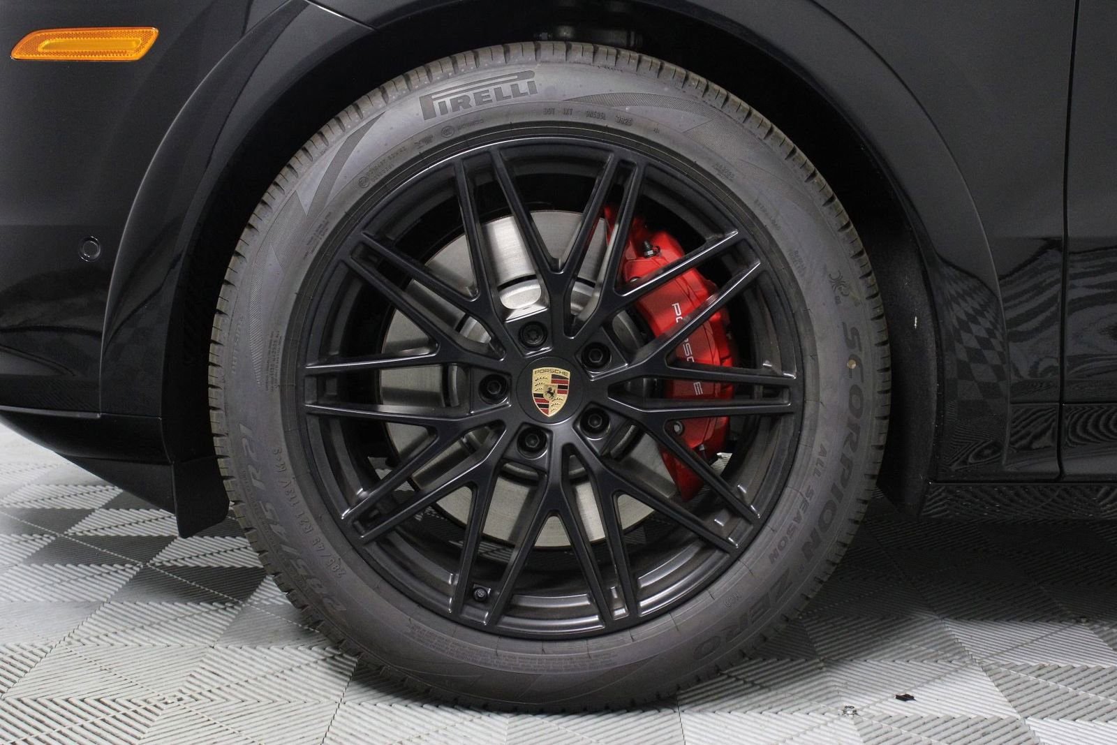 New 2026 Porsche Cayenne GTS image 17