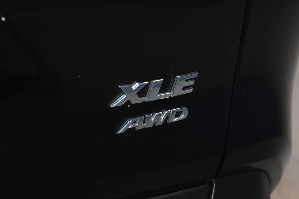 Used 2025 Toyota RAV4 XLE image 28