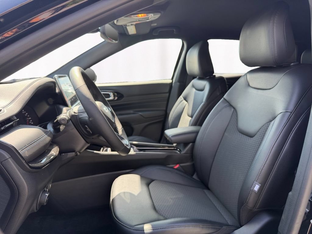 New 2026 Jeep Compass Latitude AWD/4WD image 9