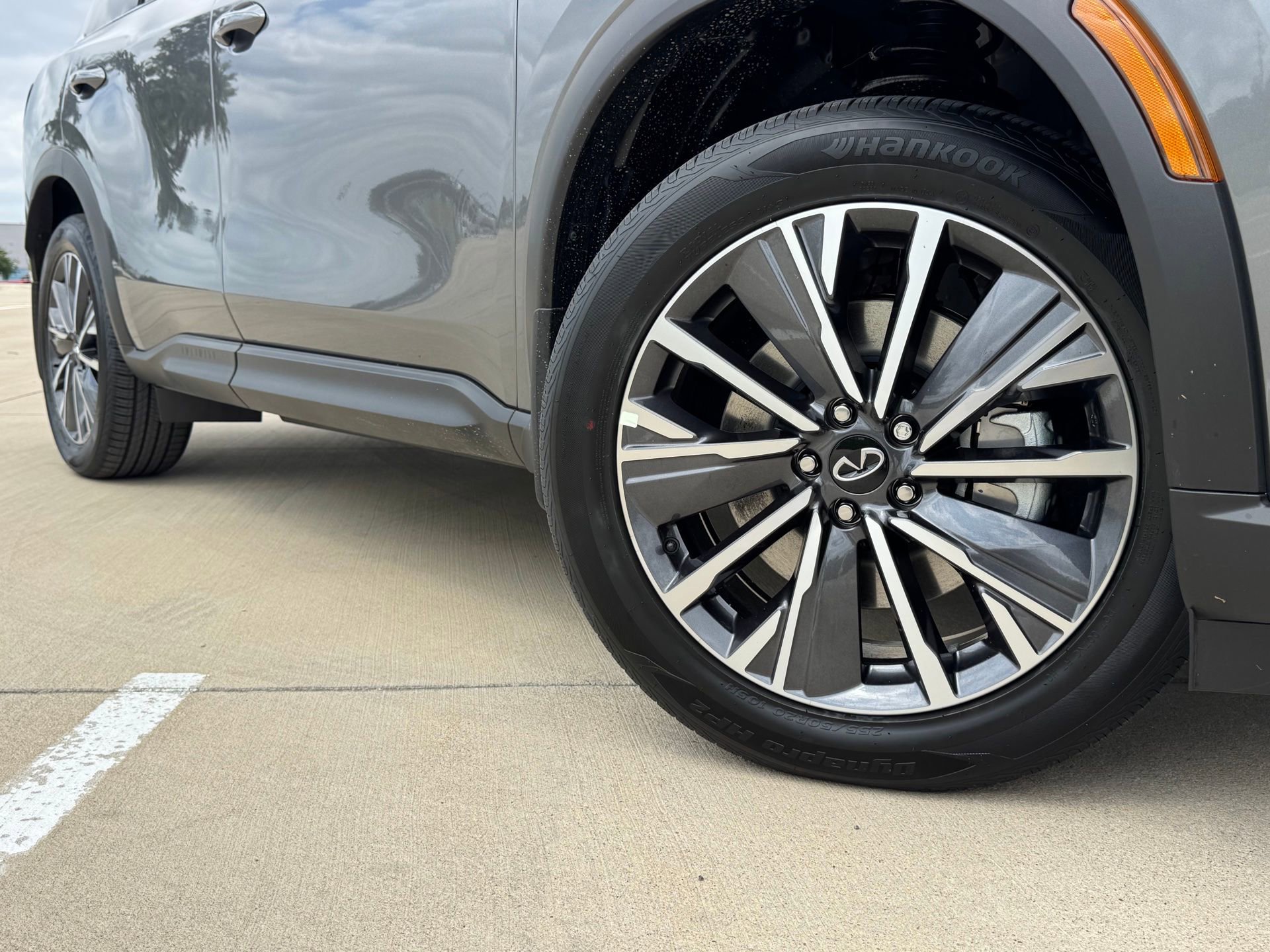 New 2027 INFINITI QX60 Luxe w/ Cargo Package FWD image 2