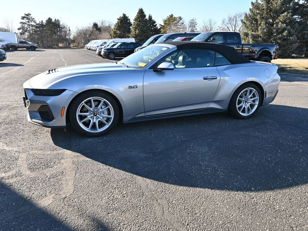 Used 2025 Ford Mustang GT Premium image 8