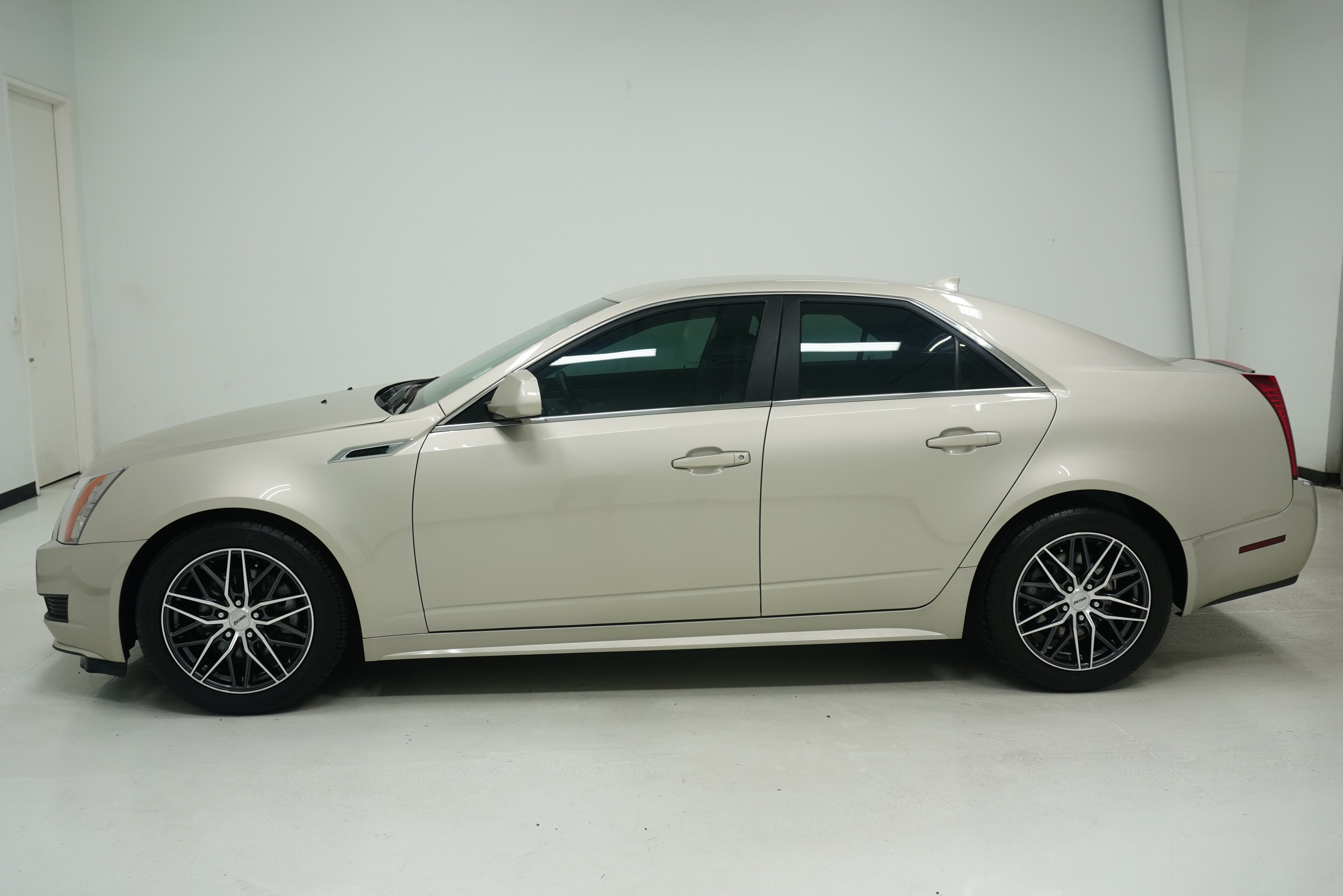 Used 2013 Cadillac CTS Luxury RWD image 7