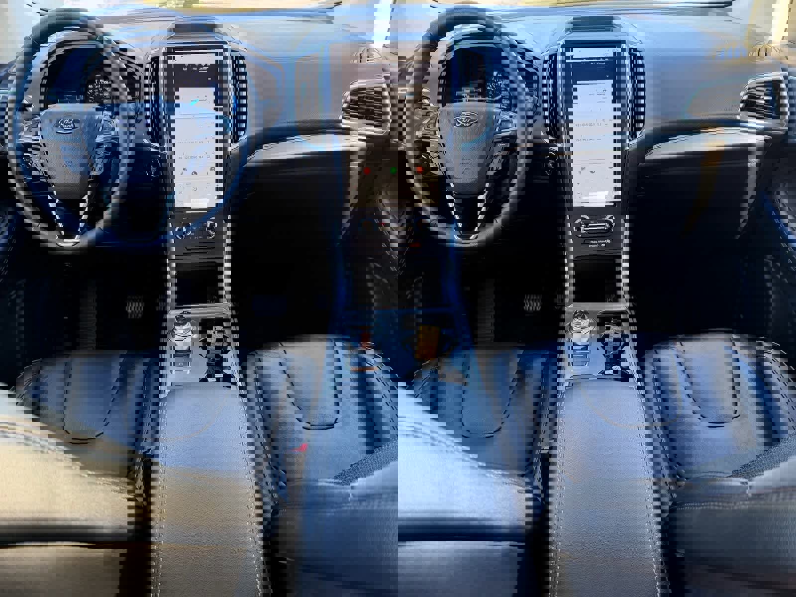 Used 2022 Ford Edge Titanium image 16