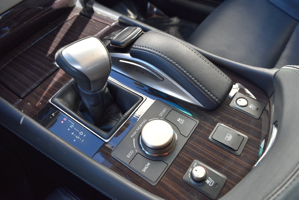 Used 2017 Lexus LS 460 AWD w/ Comfort Package image 18