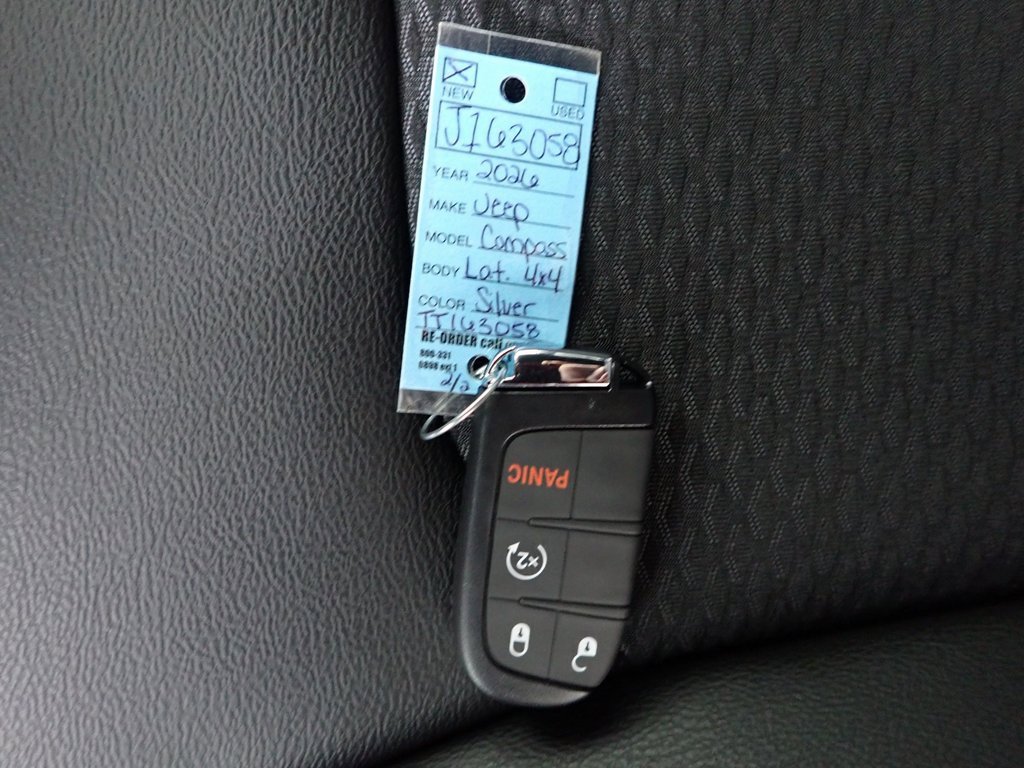 New 2026 Jeep Compass Latitude image 32