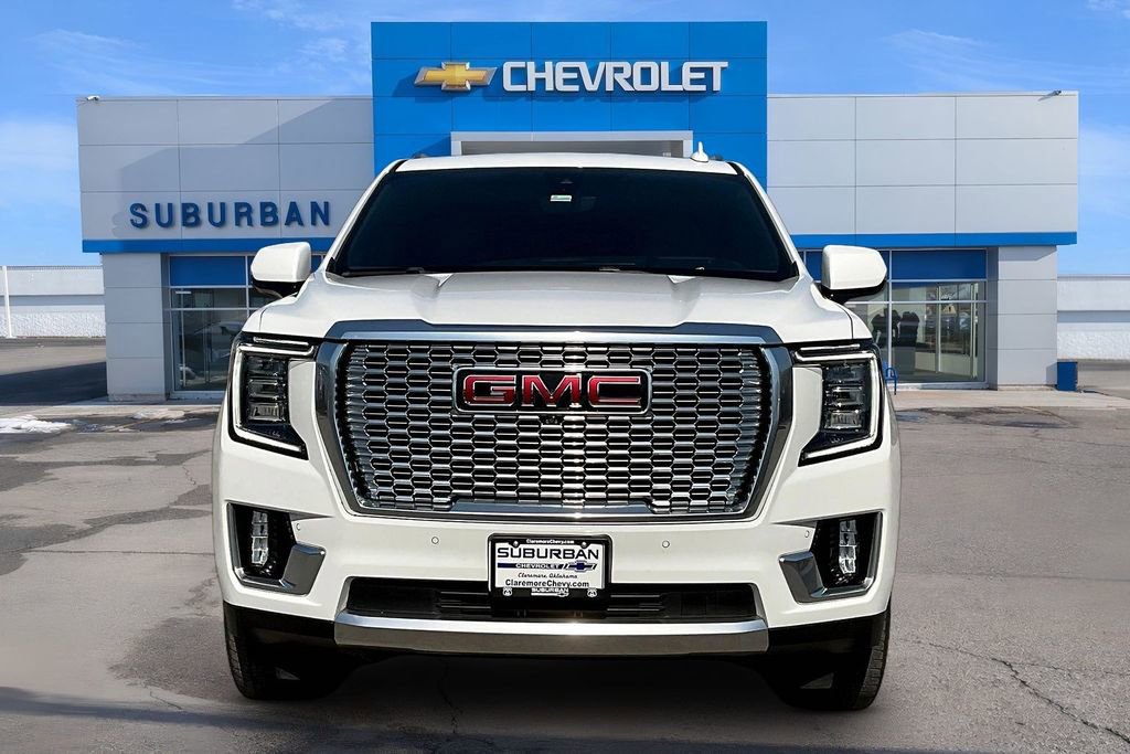 Used 2021 GMC Yukon Denali w/ Denali Premium Package image 3