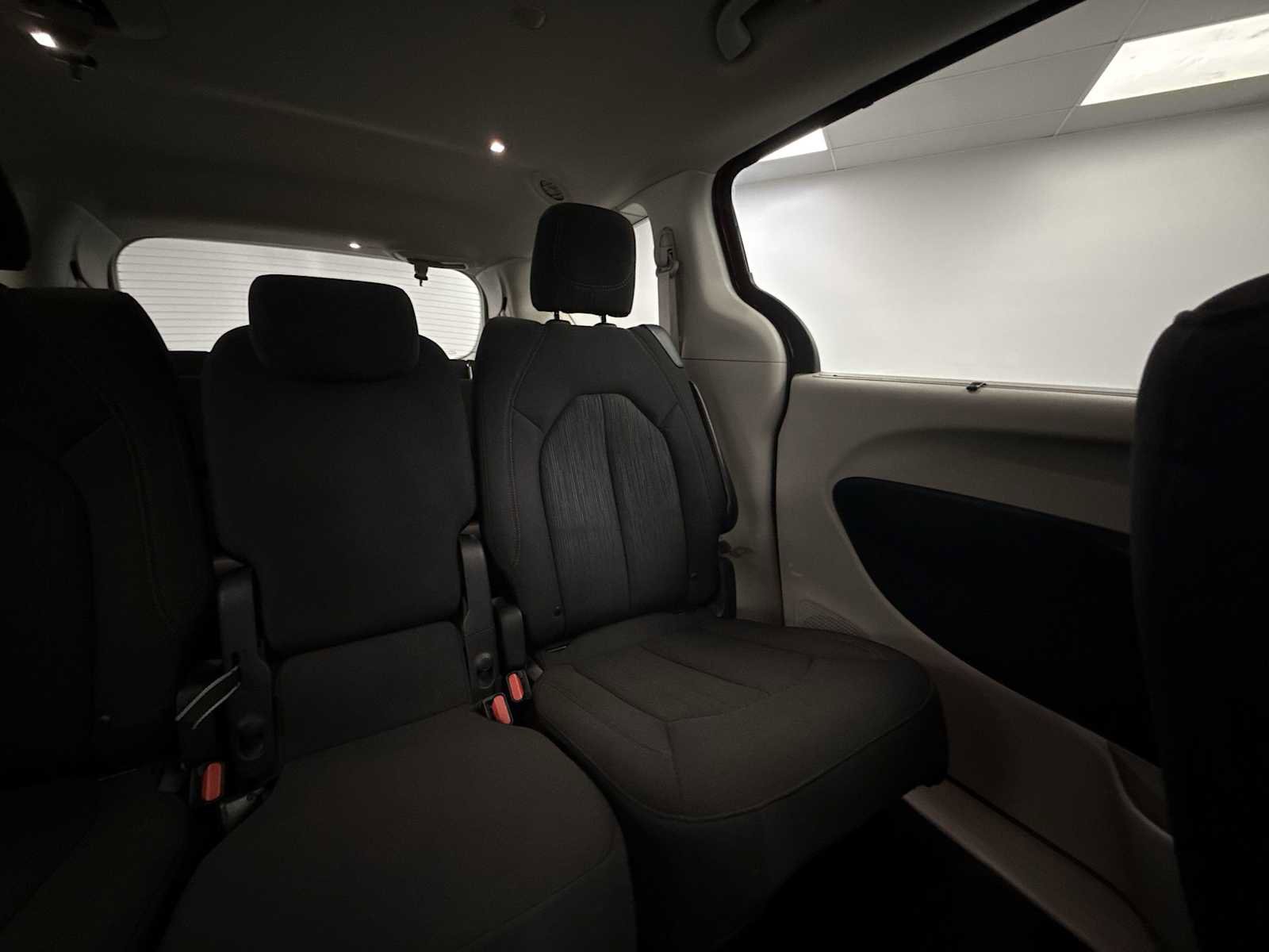 Used 2019 Chrysler Pacifica Touring Plus FWD image 14