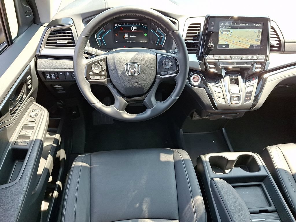 Used 2023 Honda Odyssey Touring image 11