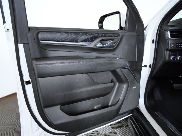 Used 2023 GMC Yukon XL Denali AWD/4WD image 16