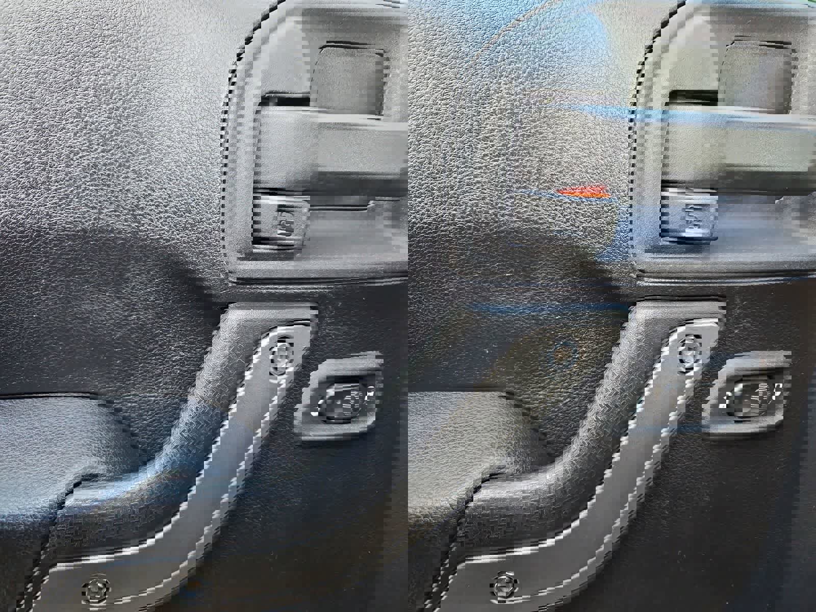 Used 2015 Jeep Wrangler Unlimited Sport w/ Power Convenience Group image 17