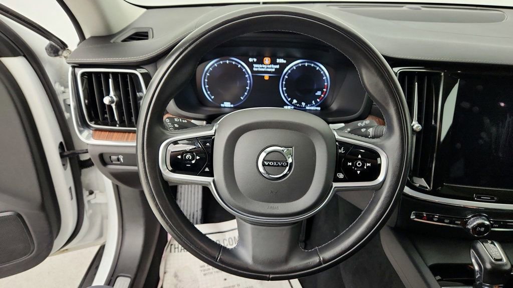 Used 2020 Volvo V60 T5 Cross Country w/ Protection Package Premier image 14