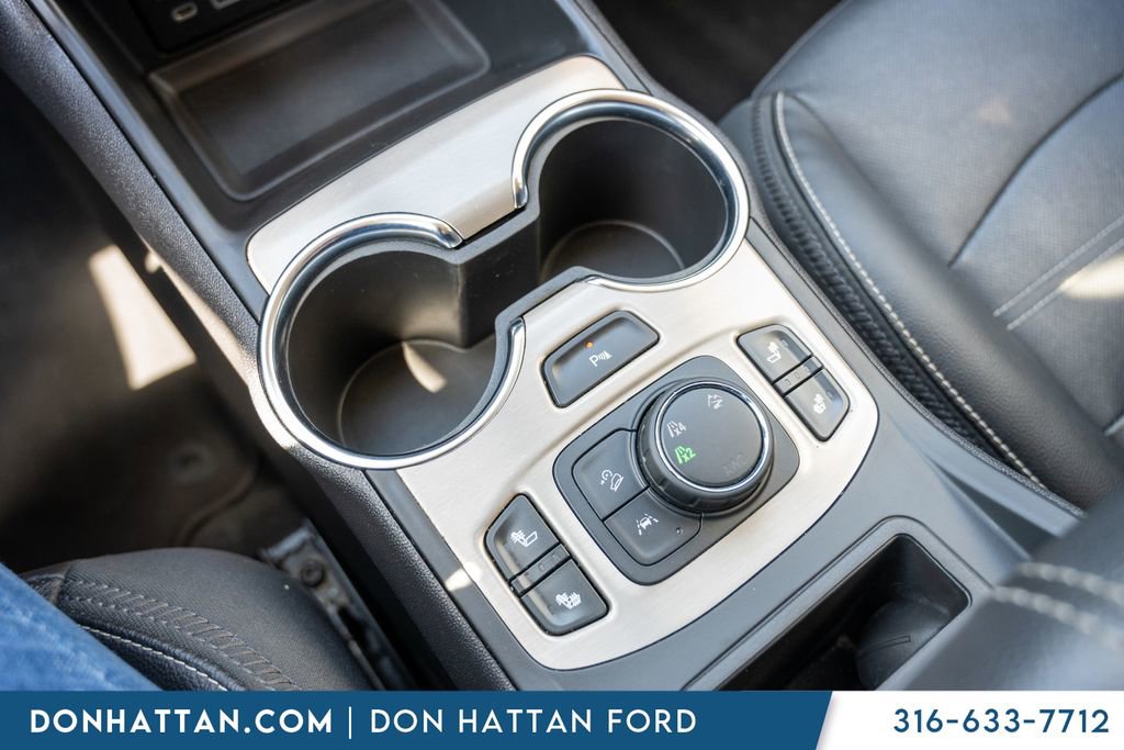 Used 2024 GMC Terrain Denali AWD/4WD image 14