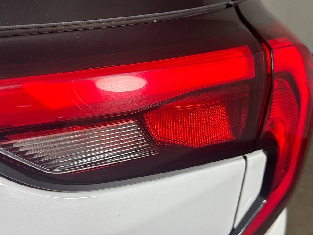 Used 2021 GMC Terrain SLT FWD image 32