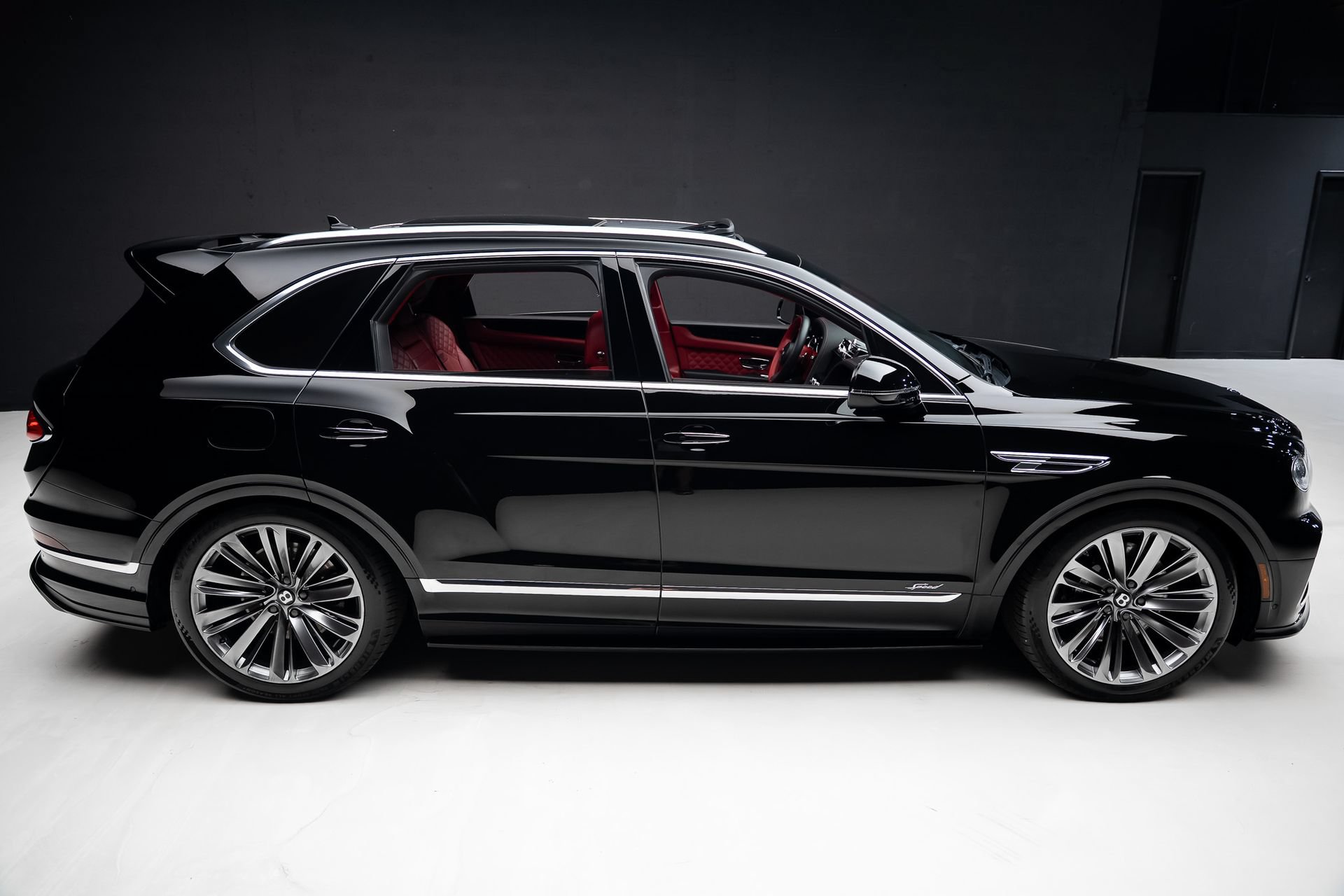 Used 2022 Bentley Bentayga Speed AWD/4WD image 34