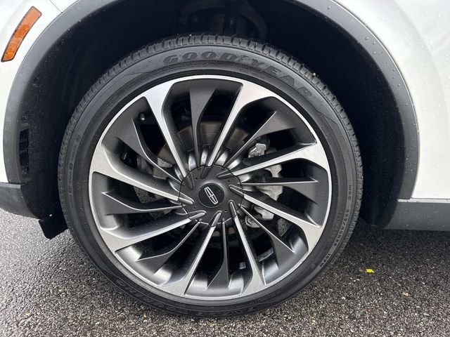 Used 2020 Lincoln Aviator Reserve w/ Equipment Group 202A image 9