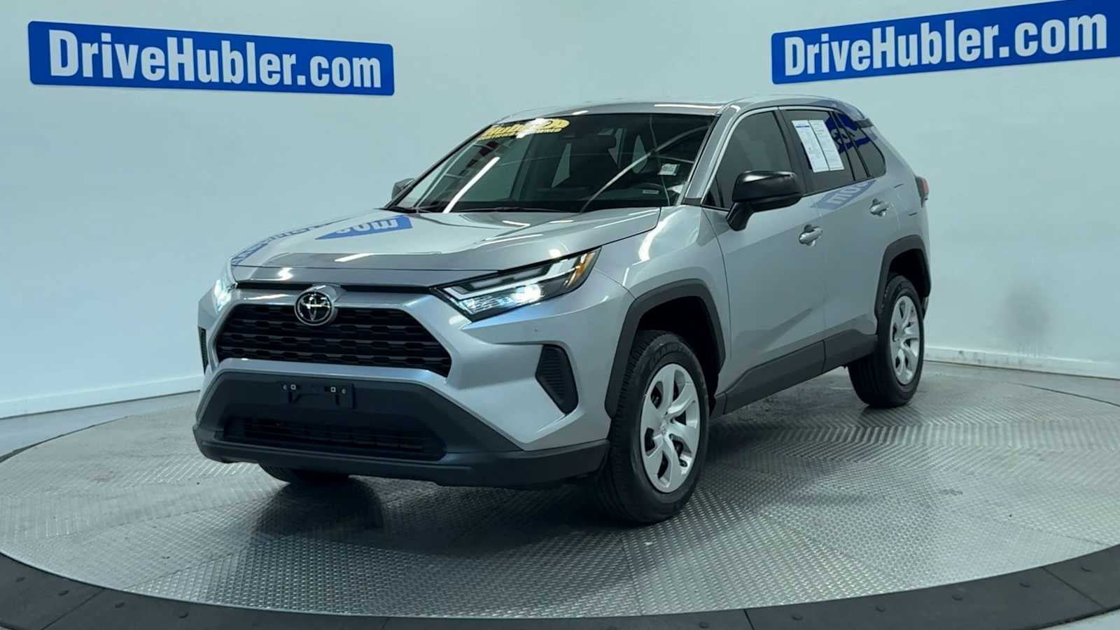 Used 2024 Toyota RAV4 LE AWD/4WD image 3