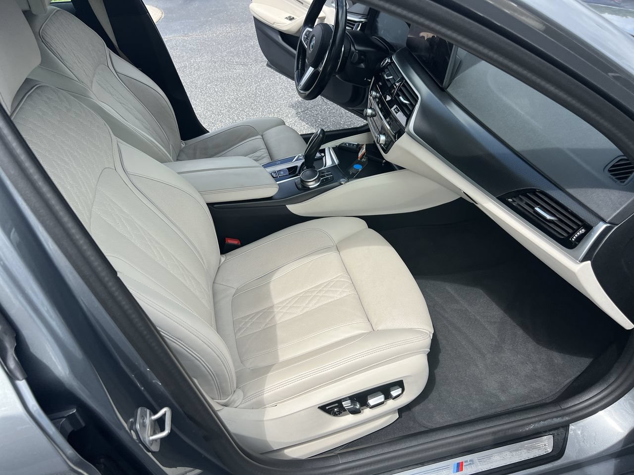 Used 2023 BMW 540i w/ M Sport Package RWD image 34