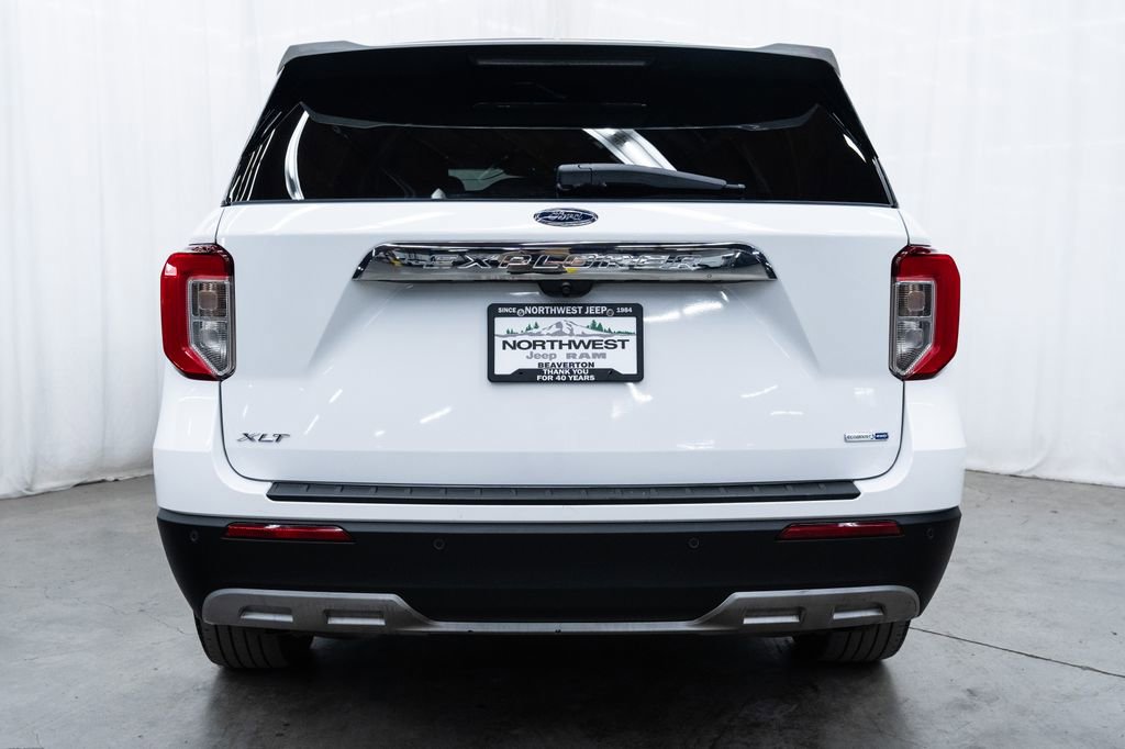 Used 2020 Ford Explorer XLT w/ Equipment Group 202A image 5