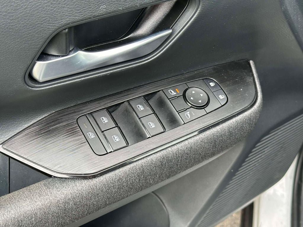 Used 2025 Nissan Kicks SV w/ SV Premium Package AWD/4WD image 15