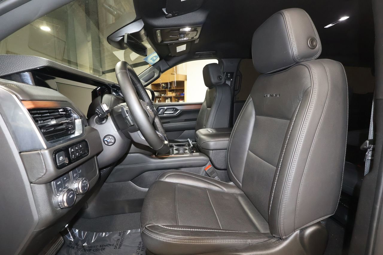 Certified 2025 GMC Yukon Denali image 23