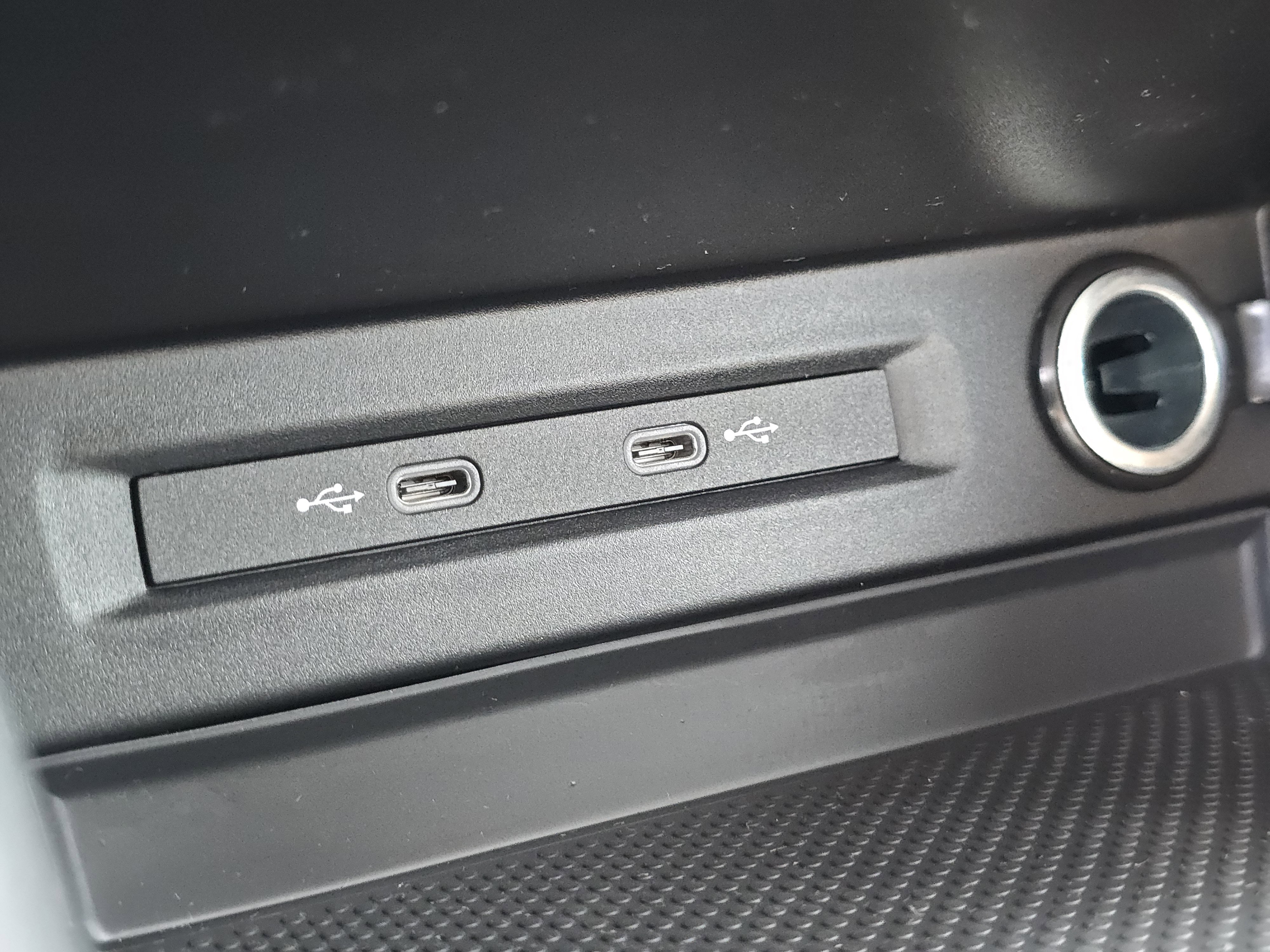 New 2025 Volkswagen Taos S image 14