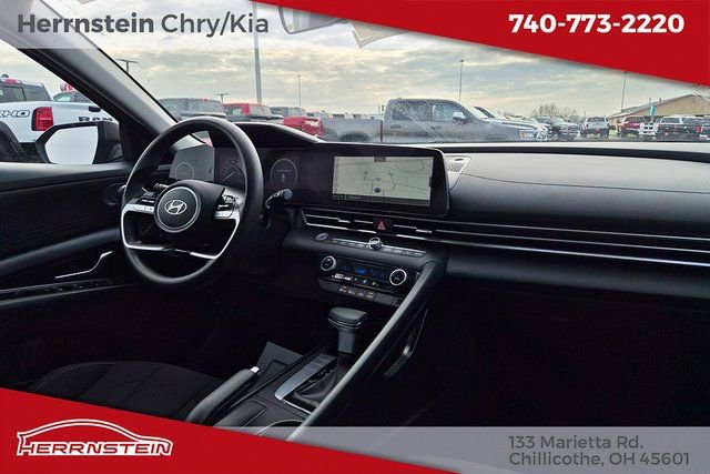 Used 2024 Hyundai Elantra SEL image 26