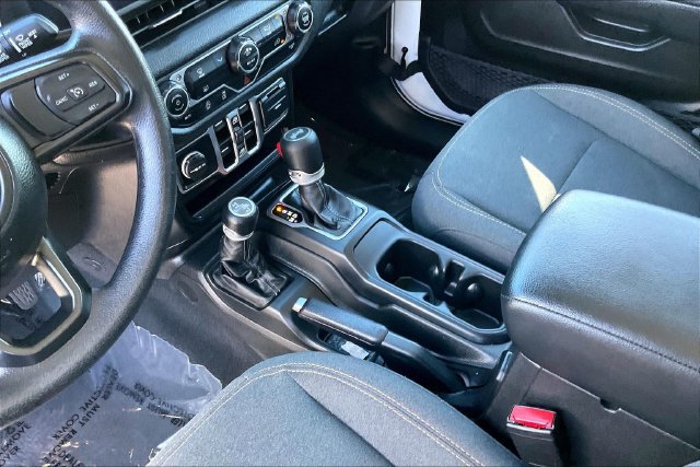 Used 2025 Jeep Wrangler Unlimited Sport AWD/4WD image 17