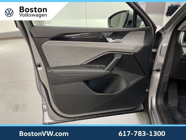 Used 2025 Volkswagen Tiguan S w/ 18" Wheel Package image 24