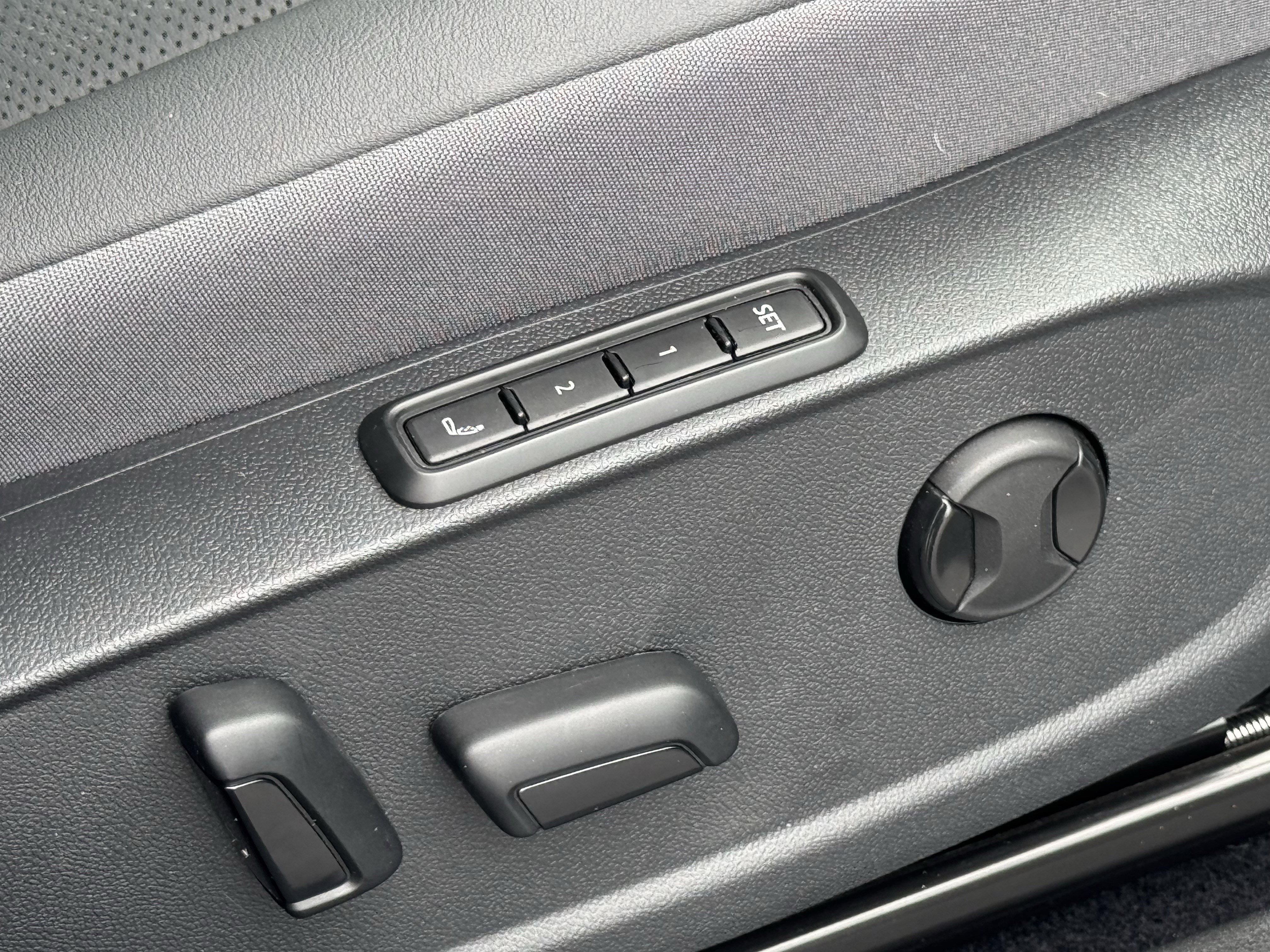 Used 2024 Volkswagen ID.4 S image 37