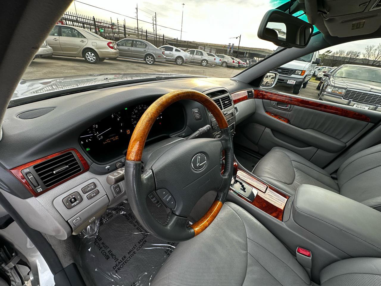 Used 2004 Lexus LS 430 w/ Premium Pkg RWD image 32