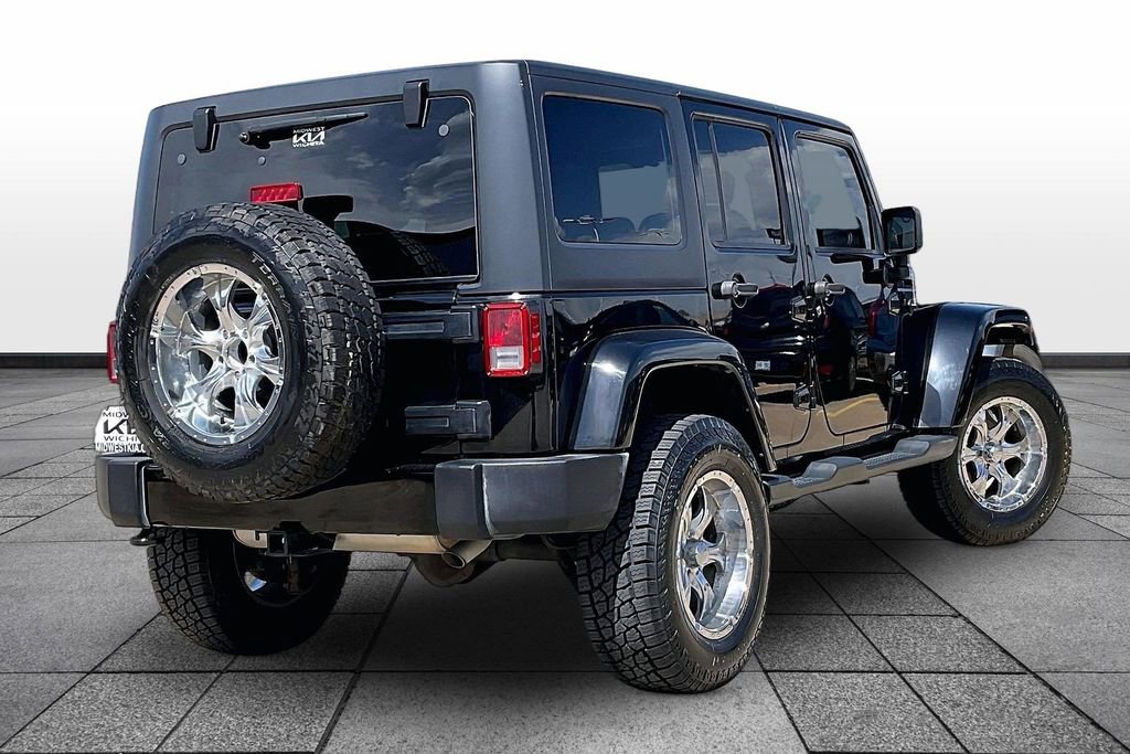 Used 2016 Jeep Wrangler Unlimited Sahara w/ Connectivity Group image 12
