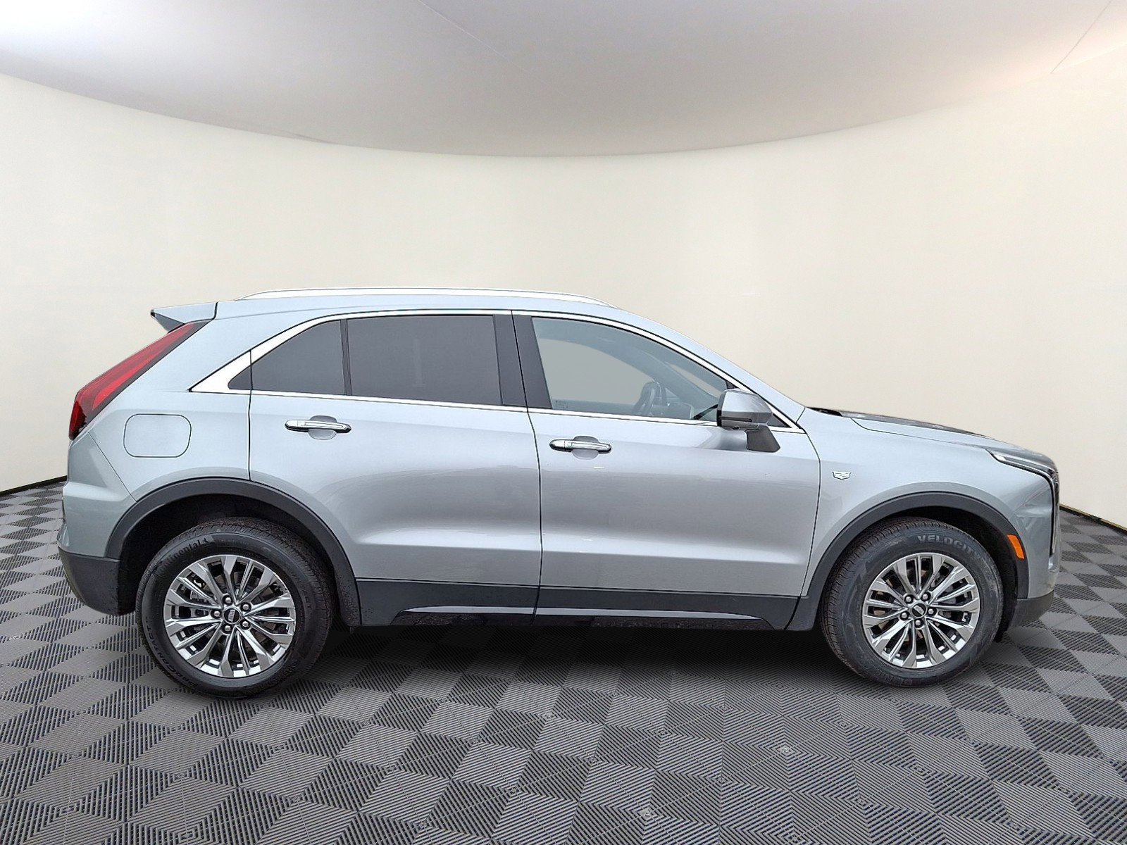 Used 2025 Cadillac XT4 Premium Luxury AWD/4WD image 7