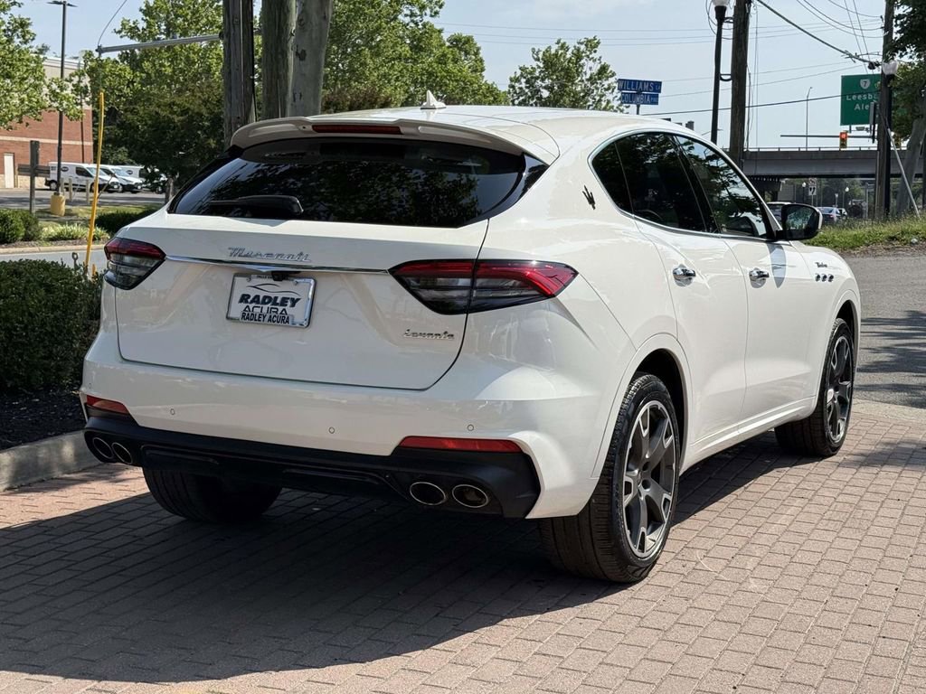 Used 2022 Maserati Levante Modena AWD/4WD image 6