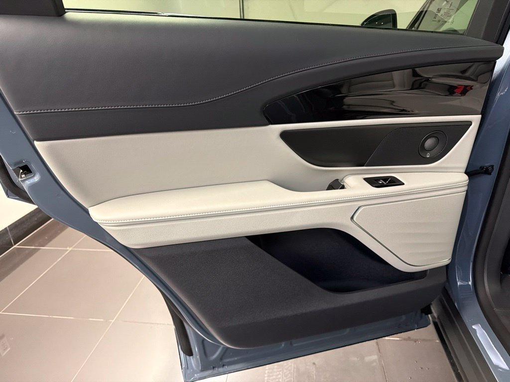 New 2026 Lincoln Nautilus Reserve w/ Jet Appearance Package AWD/4WD image 39