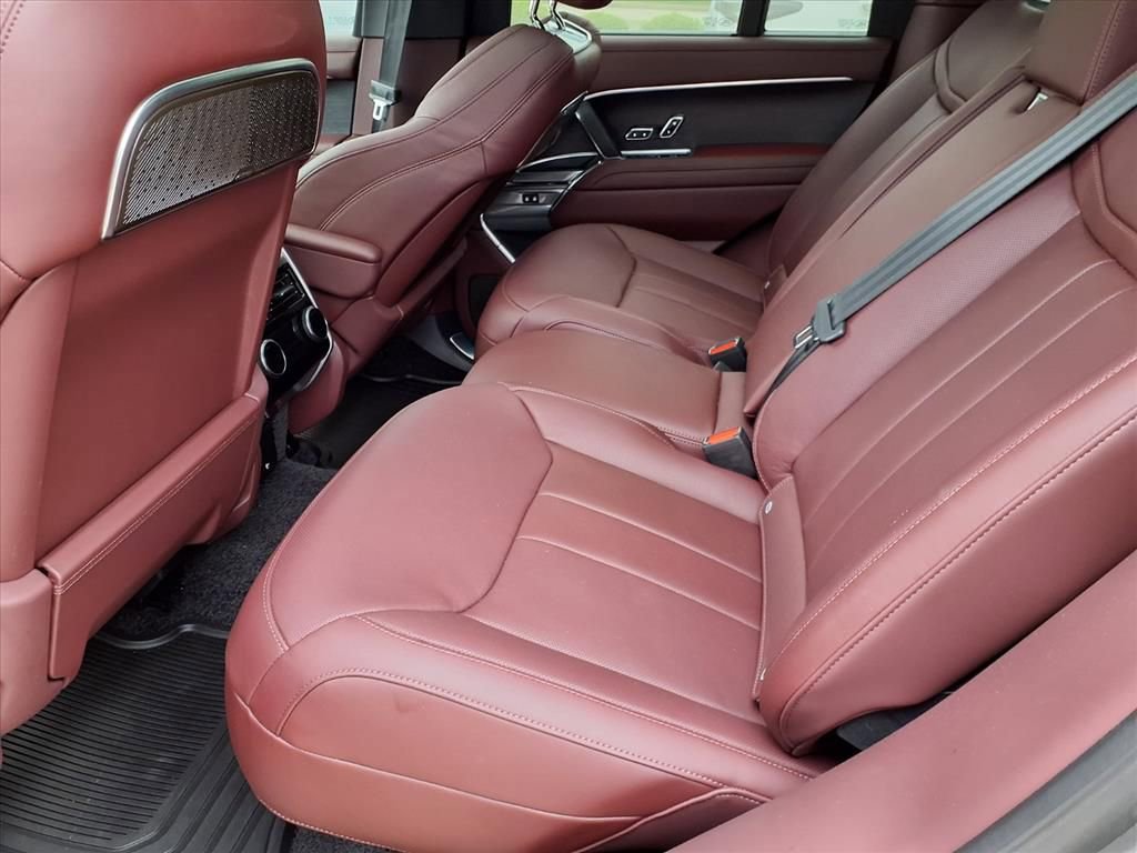 Used 2025 Land Rover Range Rover Autobiography image 11