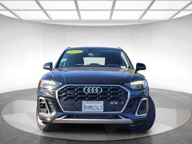 Used 2023 Audi Q5 2.0T Premium w/ Convenience Package AWD/4WD image 2