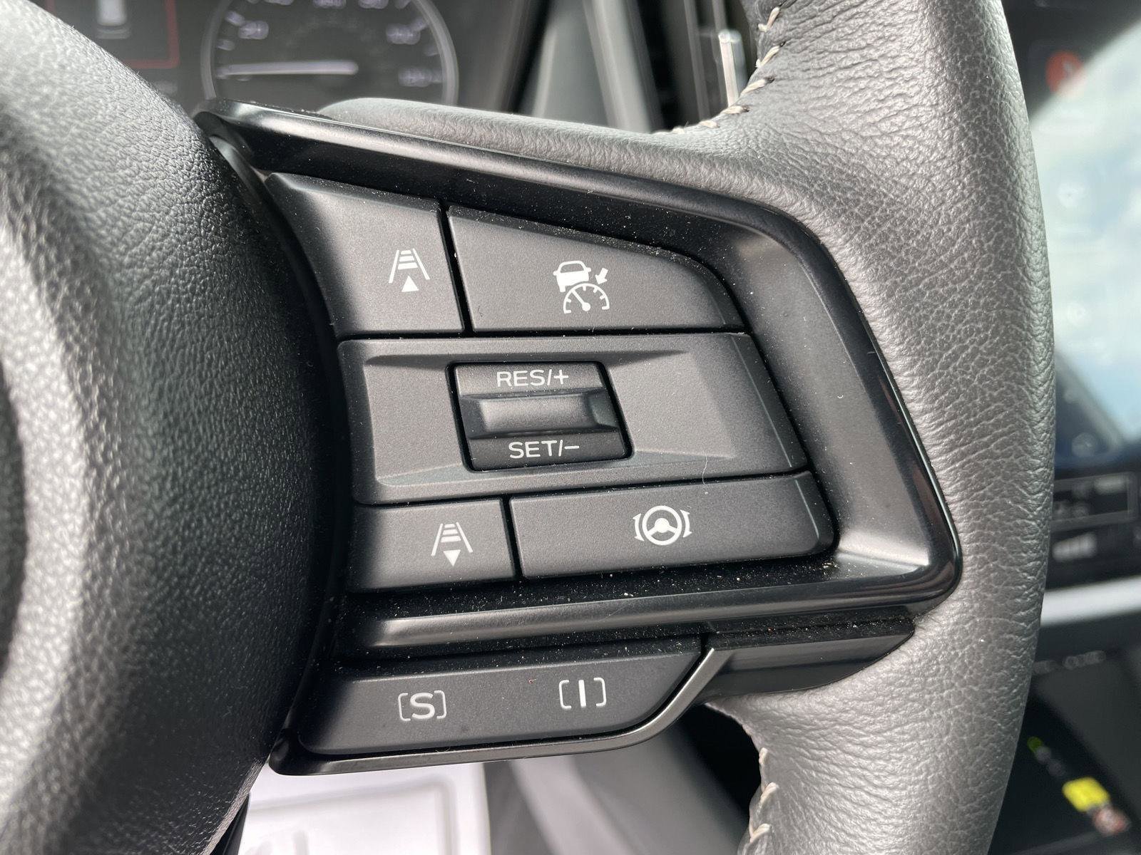 Used 2025 Subaru Forester Premium AWD/4WD image 16