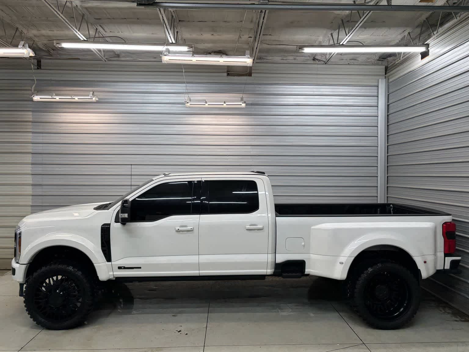 Used 2025 Ford F450 Platinum AWD/4WD image 8