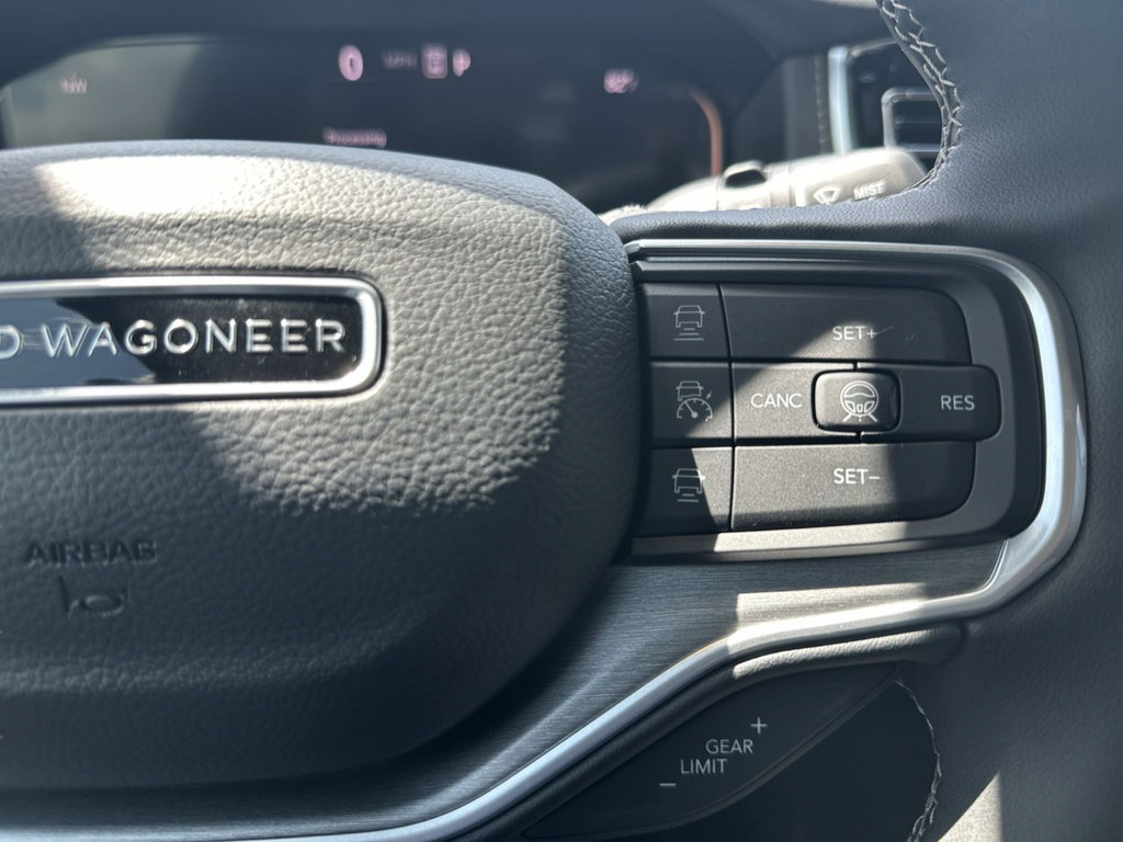 Used 2026 Jeep Grand Wagoneer Limited AWD/4WD image 31