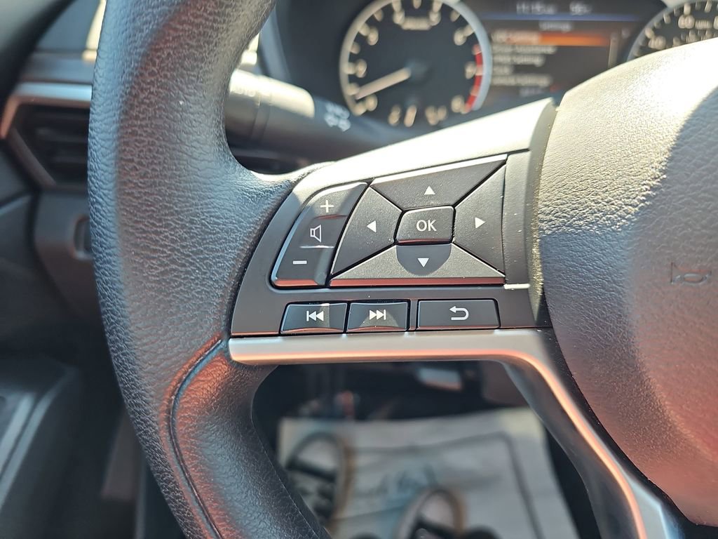 Used 2025 Nissan Altima 2.5 SV image 21