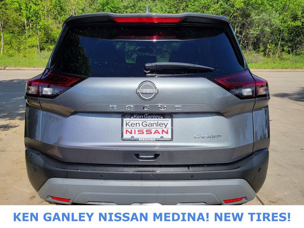 Used 2023 Nissan Rogue SV AWD/4WD image 4