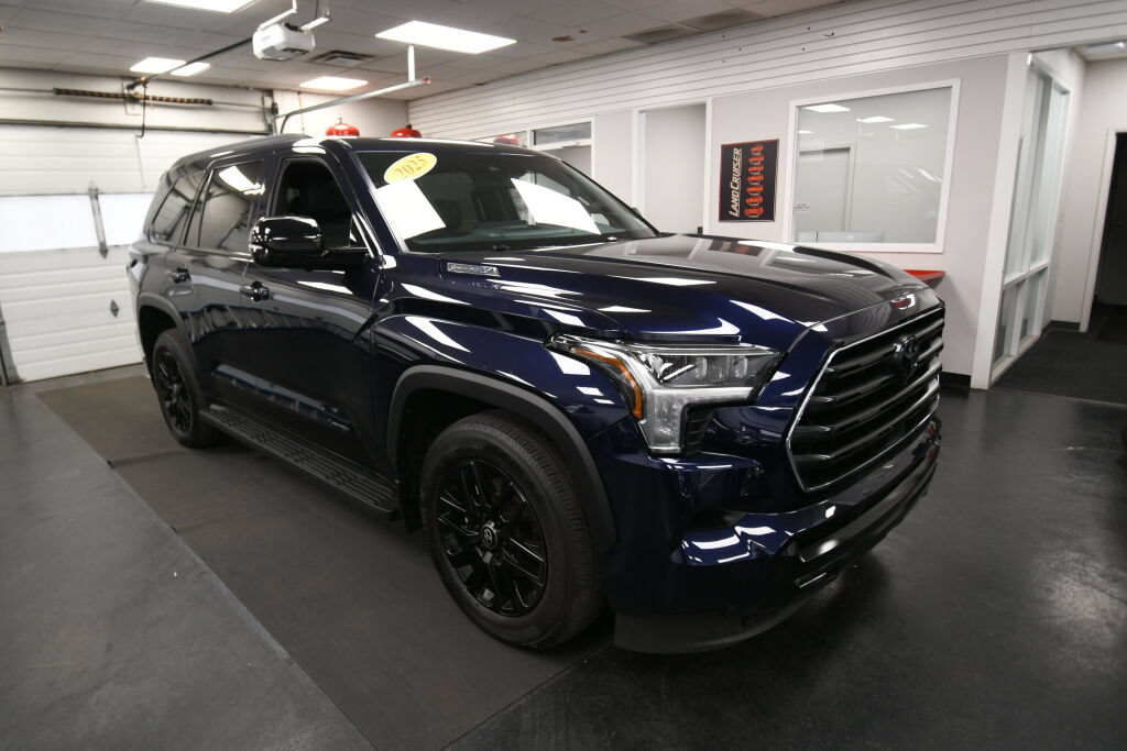 Certified 2025 Toyota Sequoia Limited w/ Tow Technology Package AWD/4WD image 2