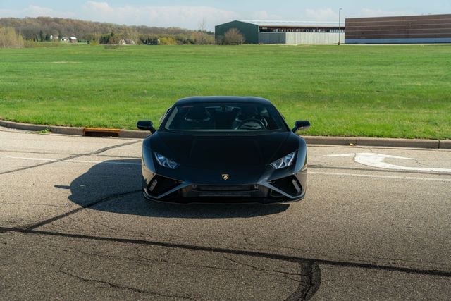 Used 2022 Lamborghini Huracan EVO image 27