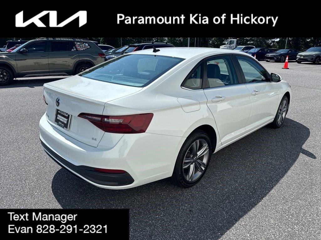 Used 2023 Volkswagen Jetta SE FWD image 7