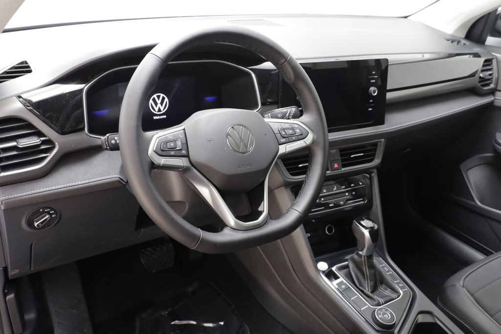 New 2026 Volkswagen Taos SE AWD/4WD image 8