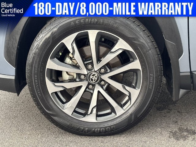 Used 2023 Toyota Corolla Cross XLE w/ Convenience Package FWD image 19