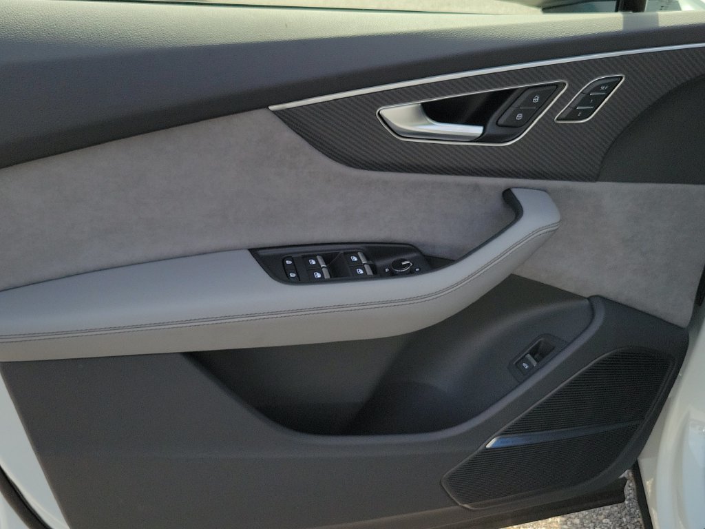 New 2026 Audi SQ7 Premium Plus AWD/4WD image 18