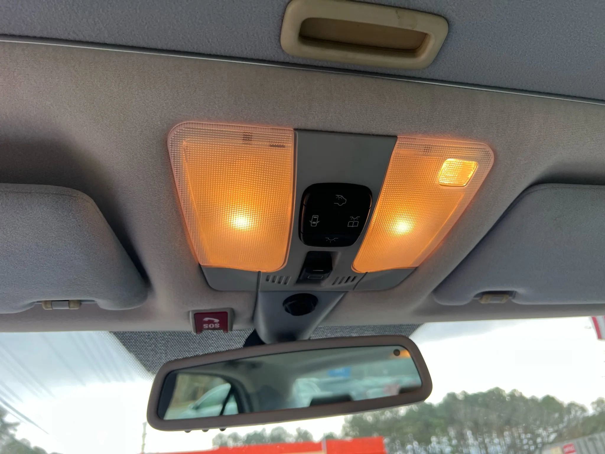 Used 2000 Mercedes-Benz E 320 Sedan image 14